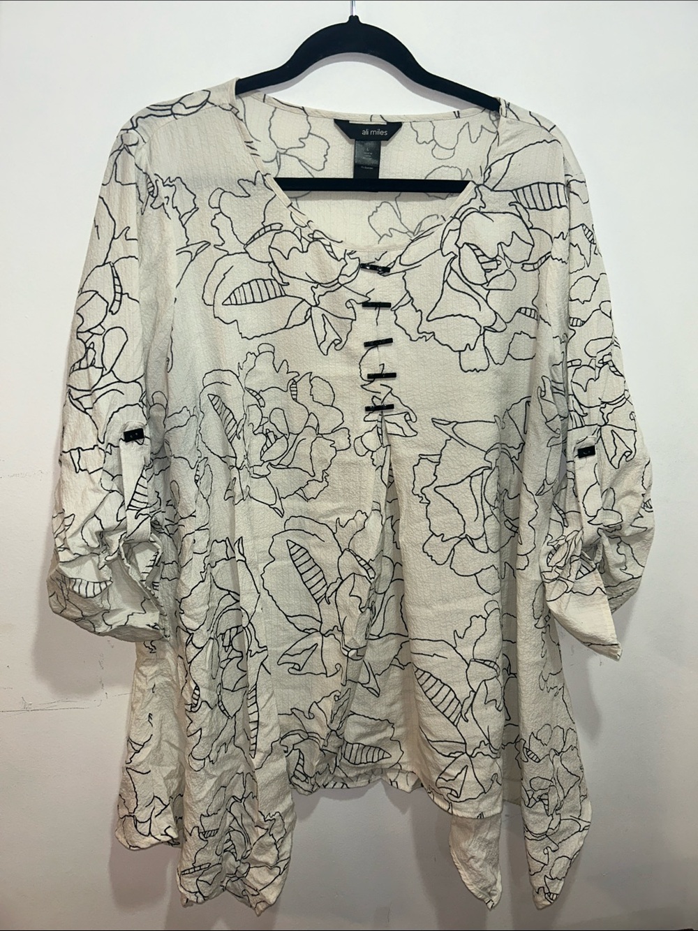 Ali Miles Cream Tunic with Black Floral Outline Size Large